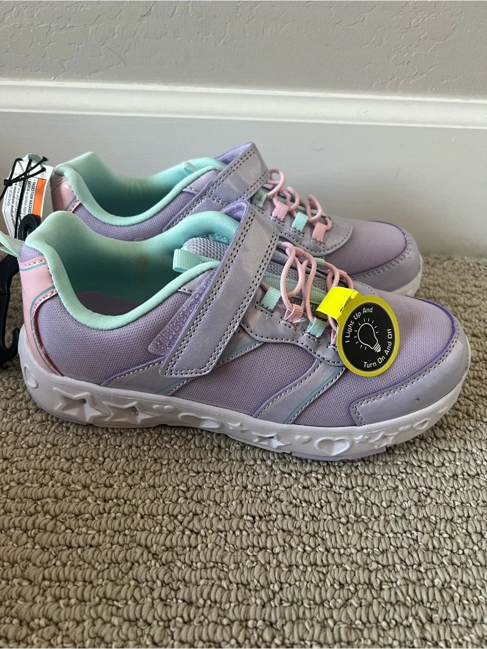 Athletic Works Little & Big Girl Star Light-Up Sneakers size4 NWT $15